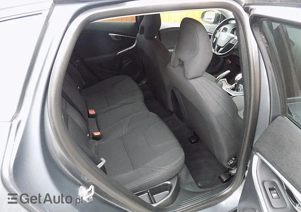 VOLVO V40 Cross Country D2 Momentum