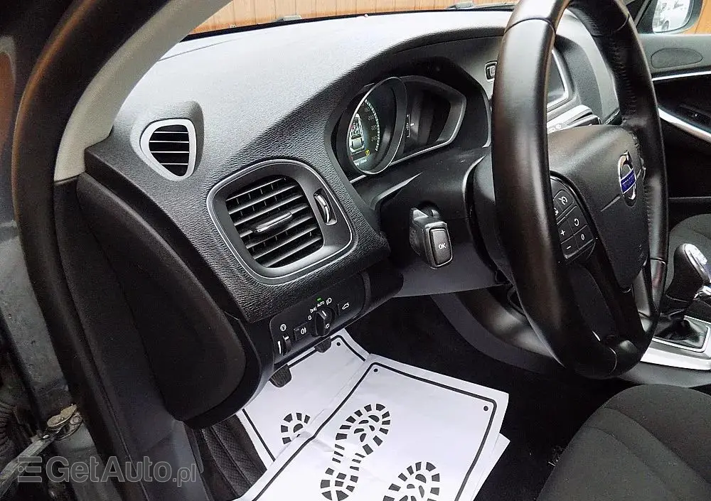 VOLVO V40 Cross Country D2 Momentum