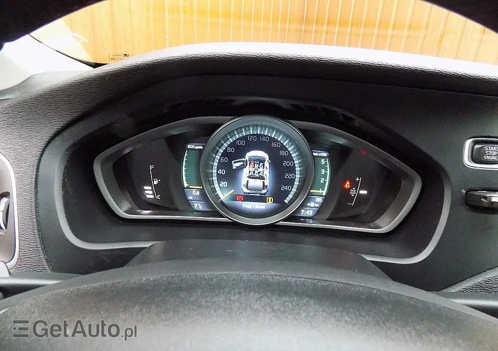 VOLVO V40 Cross Country D2 Momentum