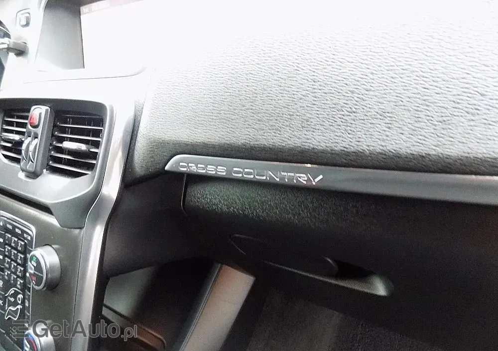 VOLVO V40 Cross Country D2 Momentum
