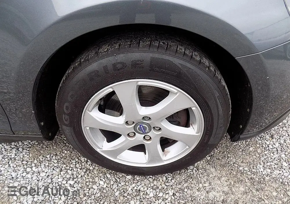 VOLVO V40 Cross Country D2 Momentum