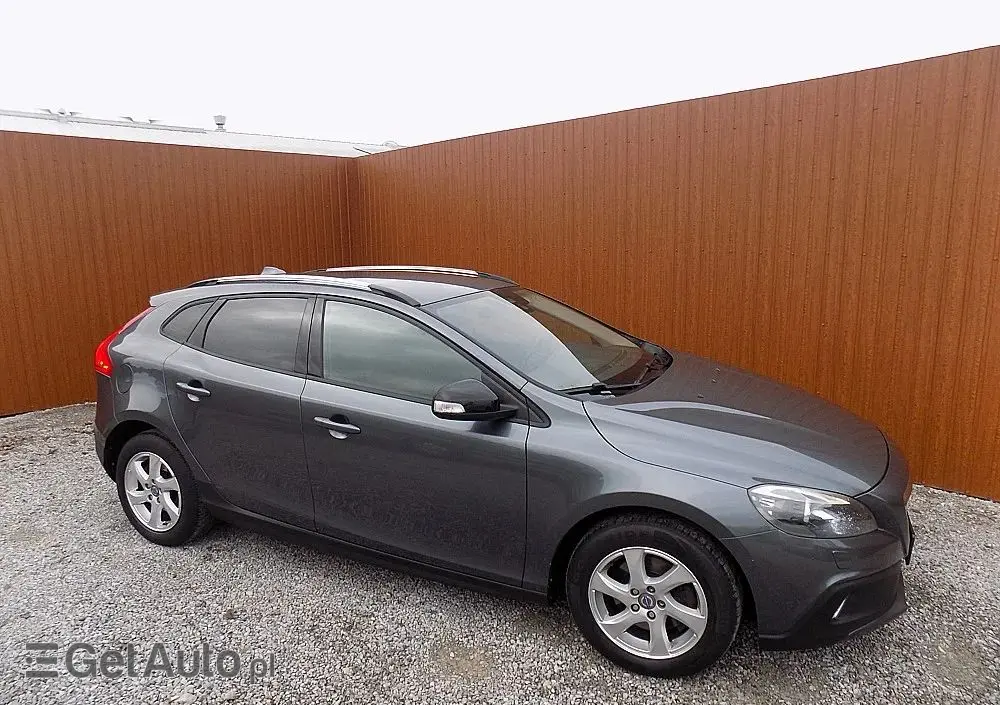 VOLVO V40 Cross Country D2 Momentum
