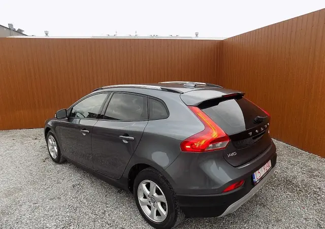 VOLVO V40 Cross Country D2 Momentum