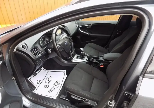 VOLVO V40 Cross Country D2 Momentum