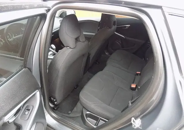 VOLVO V40 Cross Country D2 Momentum