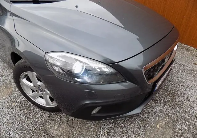 VOLVO V40 Cross Country D2 Momentum