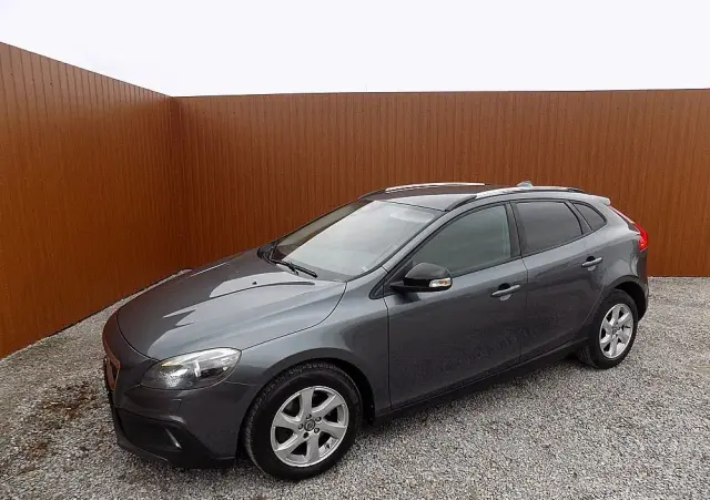 VOLVO V40 Cross Country D2 Momentum