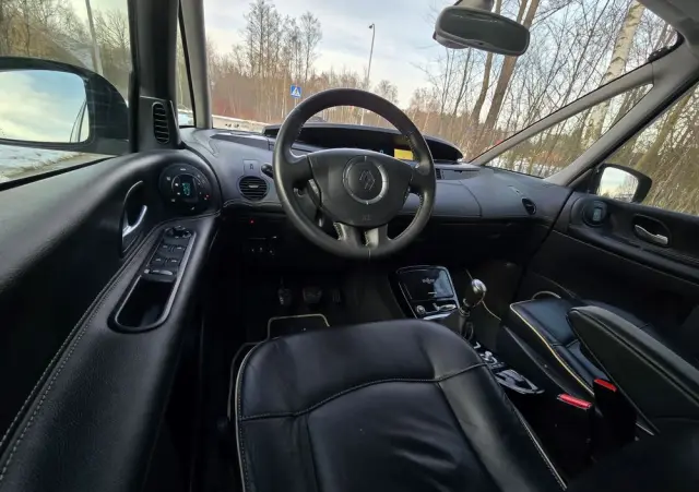 RENAULT Espace 2.0 dCi FAP Initiale