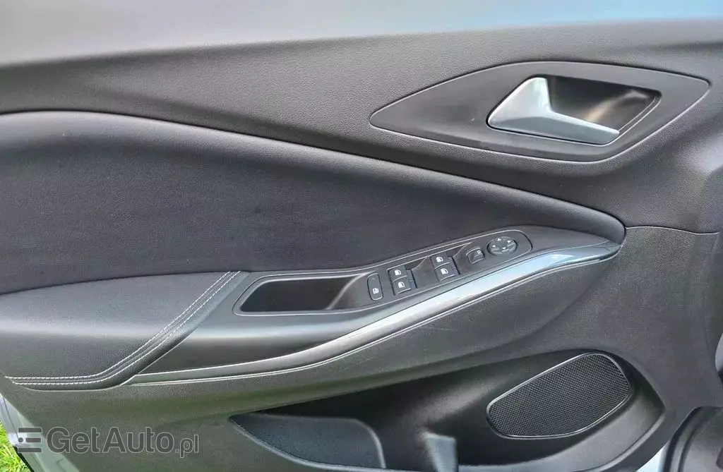 OPEL Grandland 1.2 Turbo (130 KM)