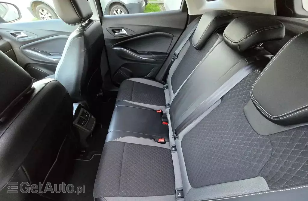 OPEL Grandland 1.2 Turbo (130 KM)