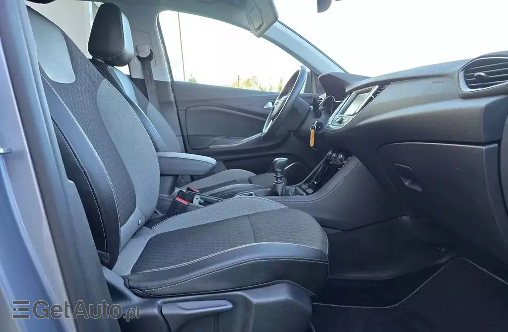 OPEL Grandland 1.2 Turbo (130 KM)