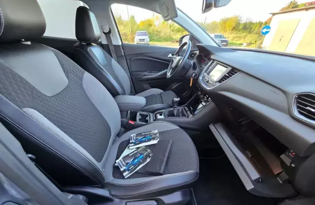 OPEL Grandland 1.2 Turbo (130 KM)