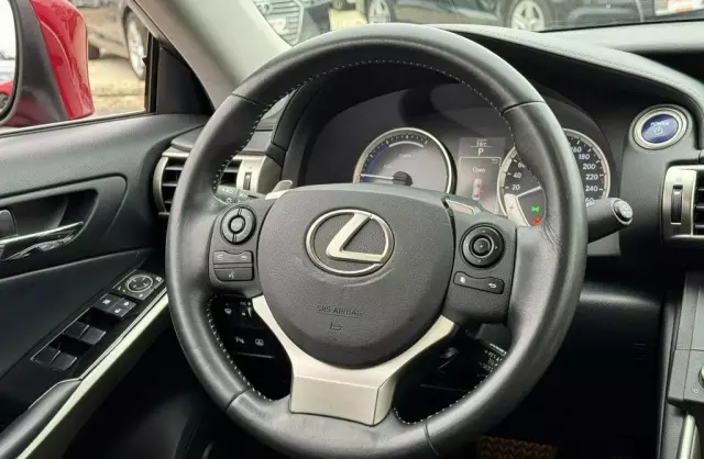 LEXUS IS 