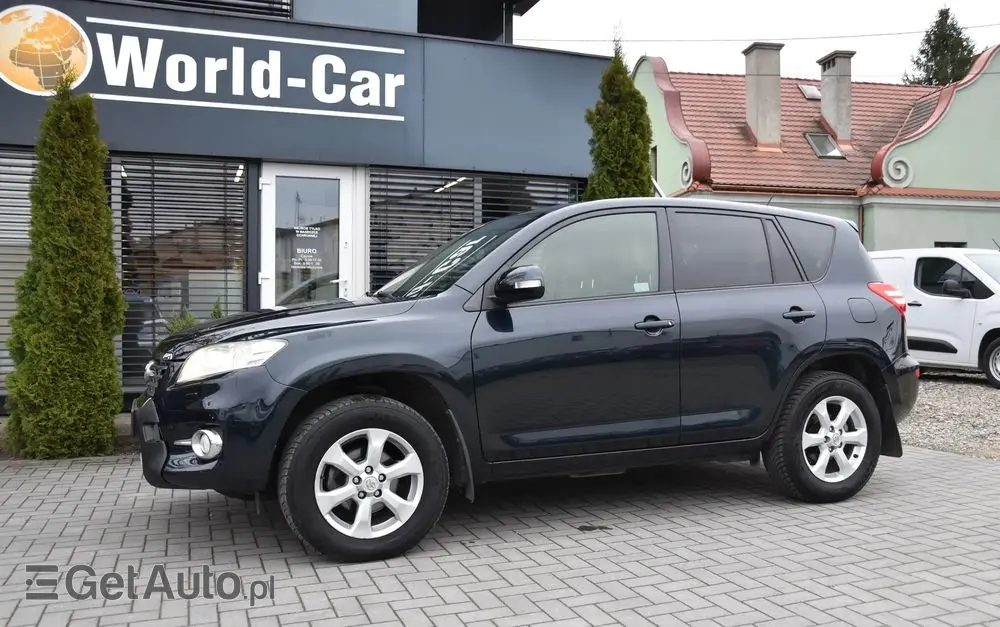 TOYOTA RAV4 2.0 VVT-i Premium