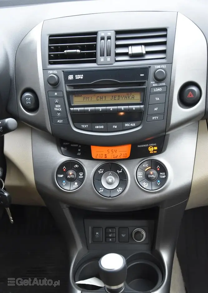 TOYOTA RAV4 2.0 VVT-i Premium