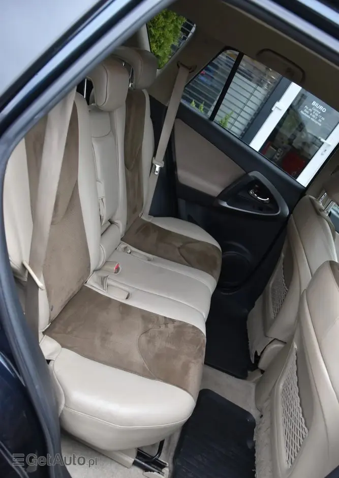 TOYOTA RAV4 2.0 VVT-i Premium