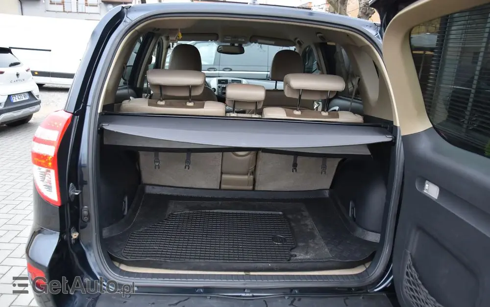 TOYOTA RAV4 2.0 VVT-i Premium