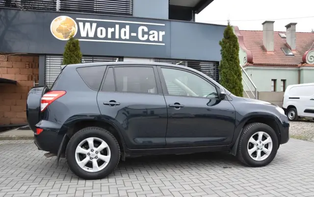 TOYOTA RAV4 2.0 VVT-i Premium