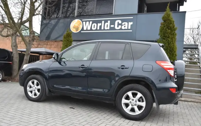 TOYOTA RAV4 2.0 VVT-i Premium
