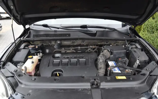 TOYOTA RAV4 2.0 VVT-i Premium