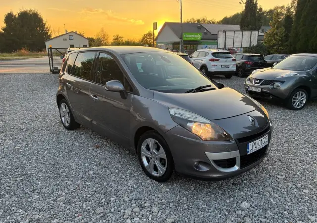 RENAULT Scenic 1.6 16V 110 Authentique