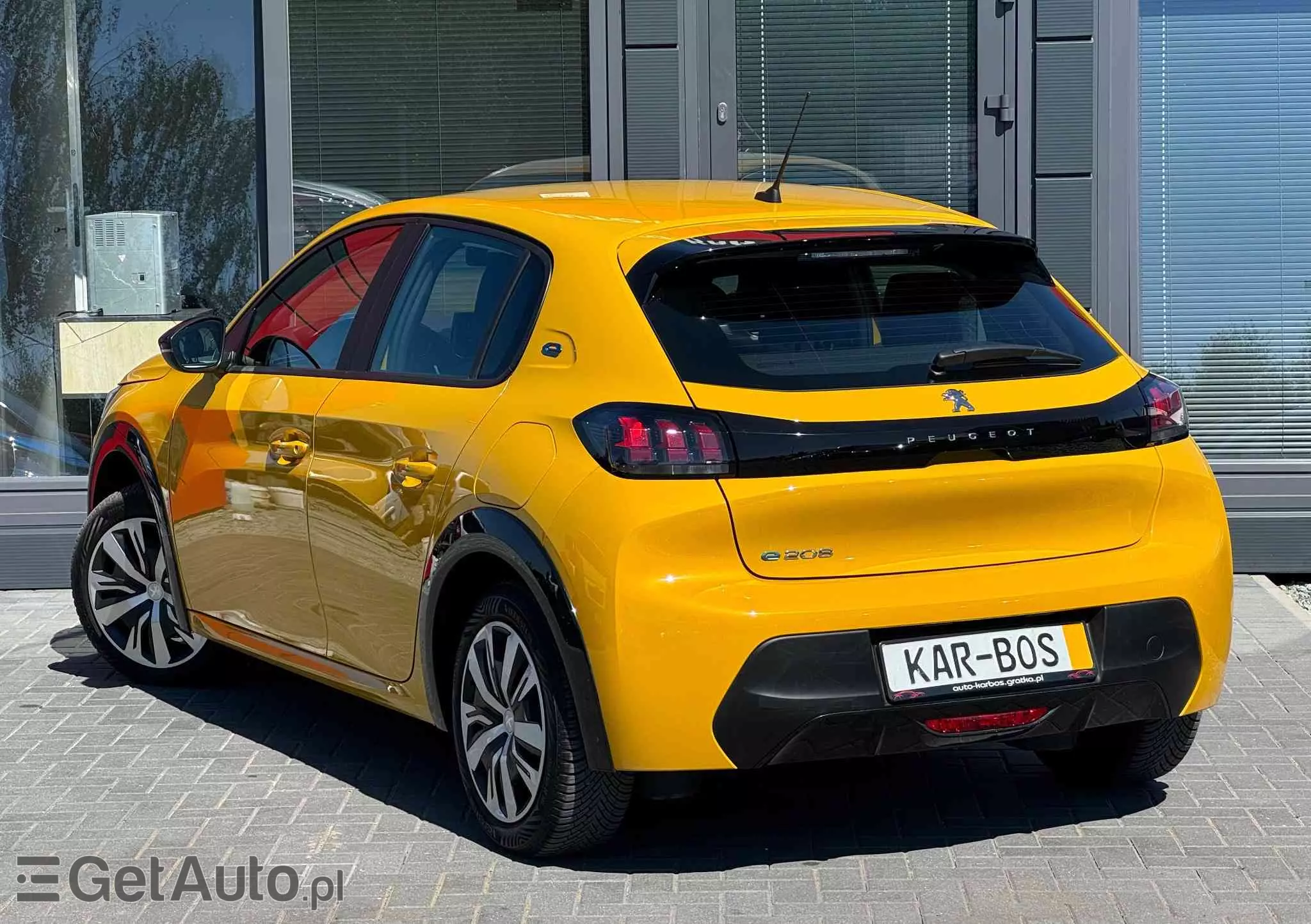 PEUGEOT 208 E-208 Active Pack