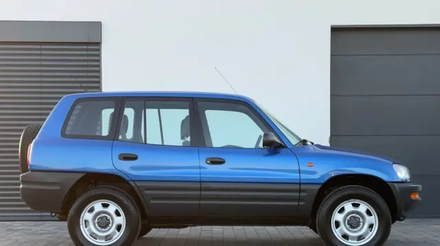 TOYOTA RAV4 2.0