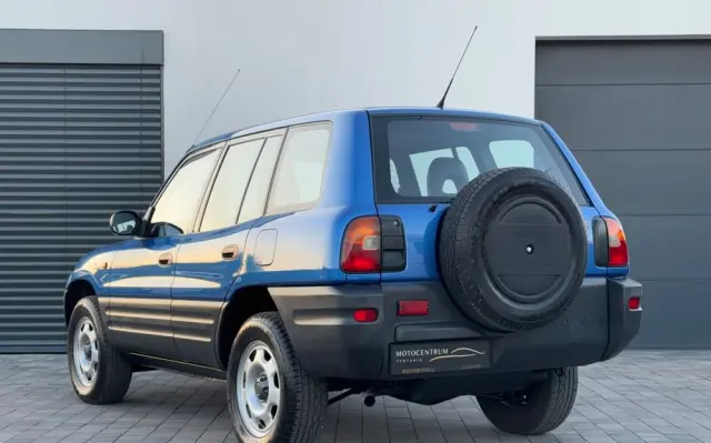 TOYOTA RAV4 2.0