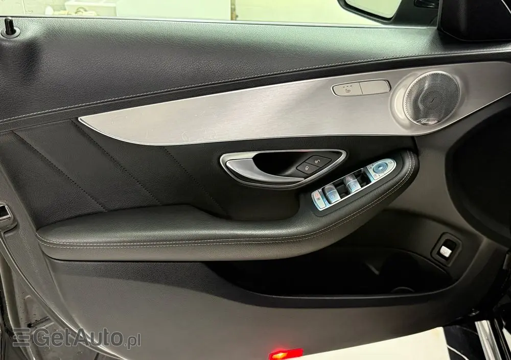 MERCEDES-BENZ Klasa C 200 T 7G-TRONIC AMG Line