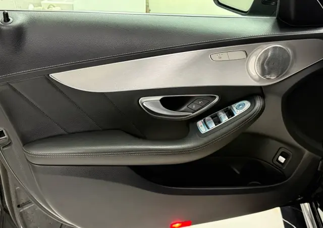 MERCEDES-BENZ Klasa C 200 T 7G-TRONIC AMG Line