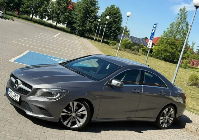 MERCEDES-BENZ CLA 180 BlueEffICIENCY Edition