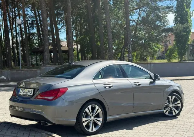 MERCEDES-BENZ CLA 180 BlueEffICIENCY Edition