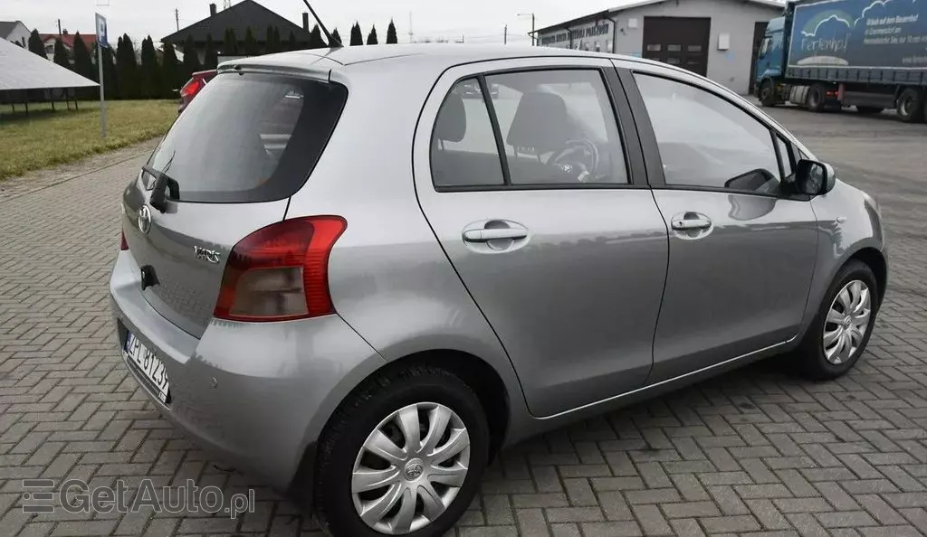 TOYOTA Yaris 