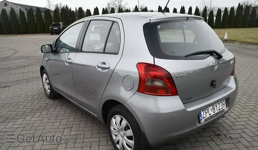 TOYOTA Yaris 