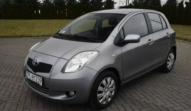TOYOTA Yaris 