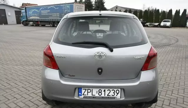 TOYOTA Yaris 