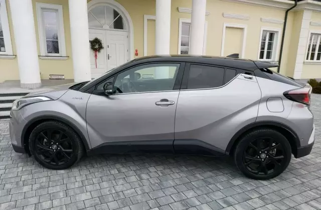 TOYOTA C-HR 