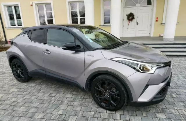 TOYOTA C-HR 