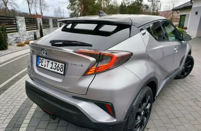 TOYOTA C-HR 