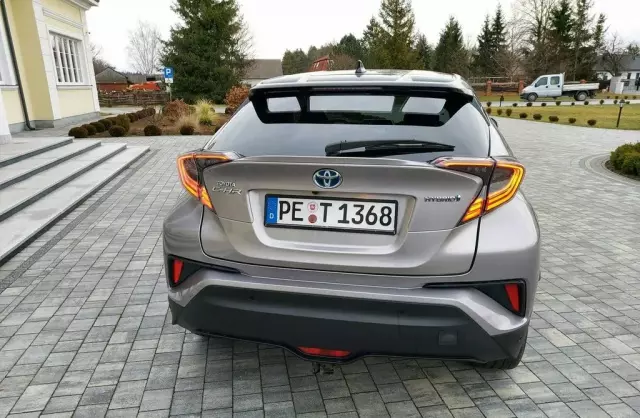 TOYOTA C-HR 