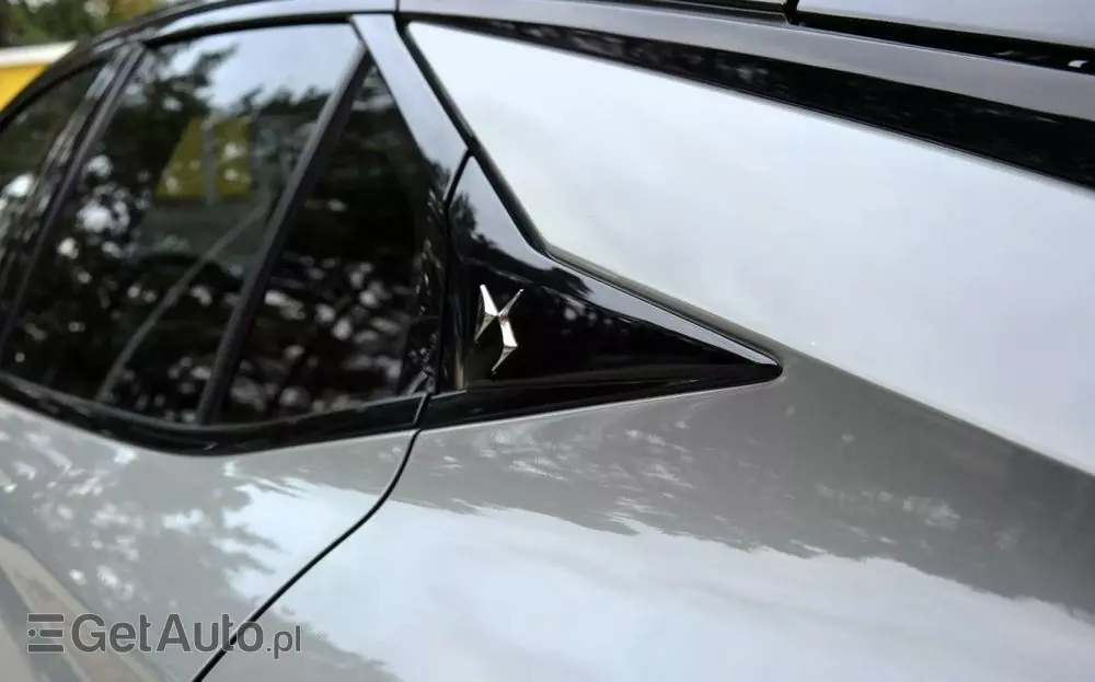 DS AUTOMOBILES DS 4 1.6 E-Tense Performance Line +