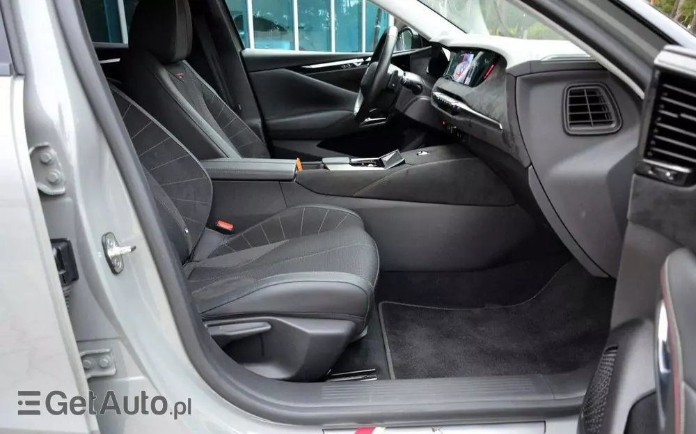 DS AUTOMOBILES DS 4 1.6 E-Tense Performance Line +