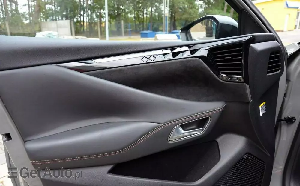 DS AUTOMOBILES DS 4 1.6 E-Tense Performance Line +