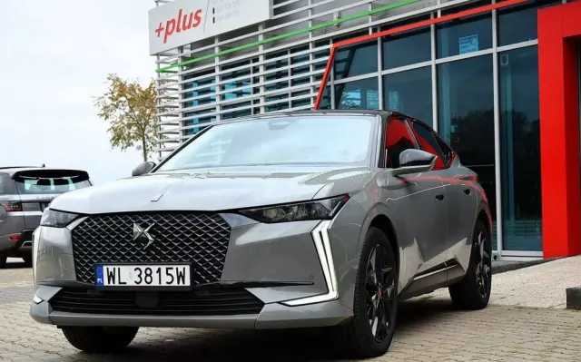 DS AUTOMOBILES DS 4 1.6 E-Tense Performance Line +