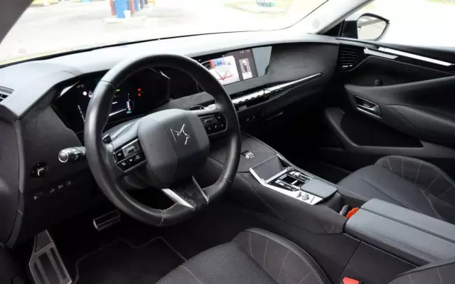 DS AUTOMOBILES DS 4 1.6 E-Tense Performance Line +