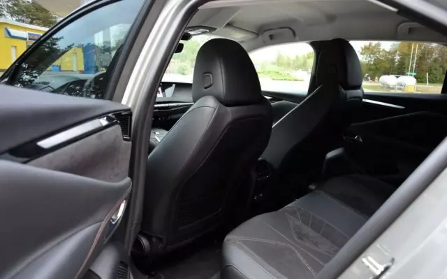 DS AUTOMOBILES DS 4 1.6 E-Tense Performance Line +