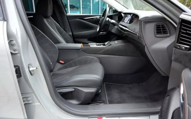 DS AUTOMOBILES DS 4 1.6 E-Tense Performance Line +