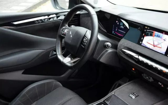 DS AUTOMOBILES DS 4 1.6 E-Tense Performance Line +