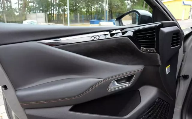 DS AUTOMOBILES DS 4 1.6 E-Tense Performance Line +