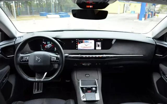 DS AUTOMOBILES DS 4 1.6 E-Tense Performance Line +